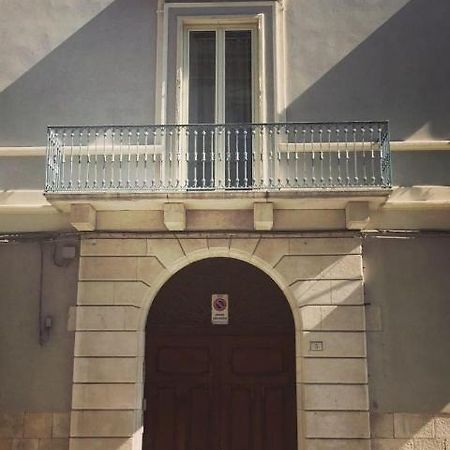 Palazzo Romanelli B&B Trani Exteriör bild