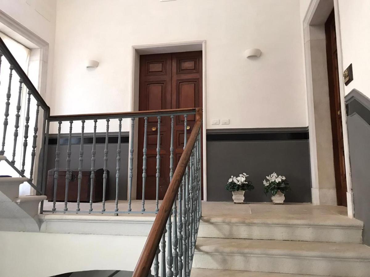 Palazzo Romanelli B&B Trani Exteriör bild