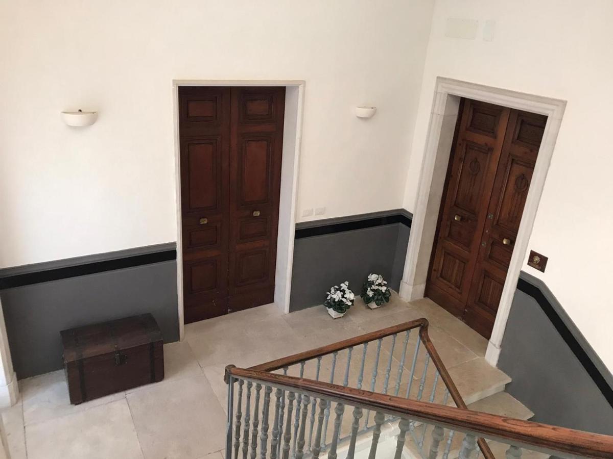 Palazzo Romanelli B&B Trani Exteriör bild
