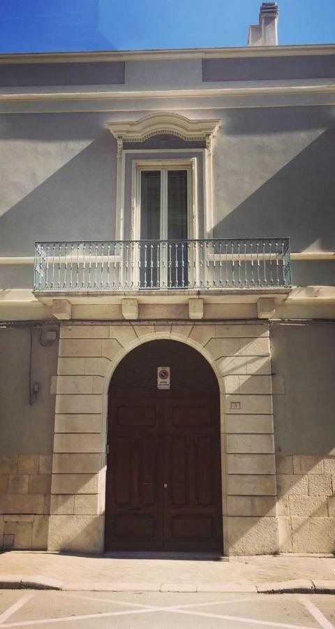 Palazzo Romanelli B&B Trani Exteriör bild